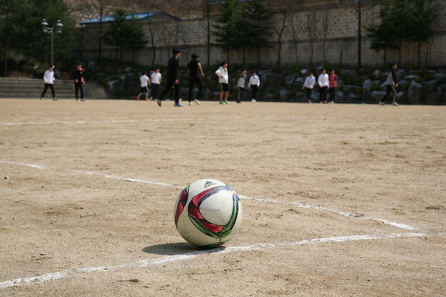 ball-1290175 1280-1